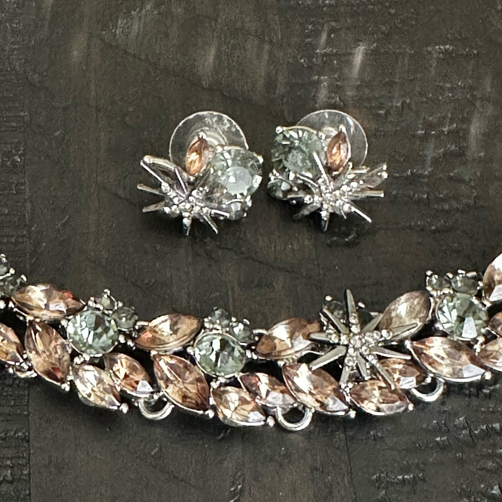 Crystal  statement necklace with earrings